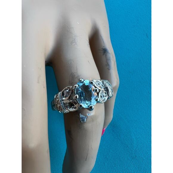 Silver Tone Light Blue CZ Stone with Rhinestones Ring Size 7.5 - Picture 6 of 7